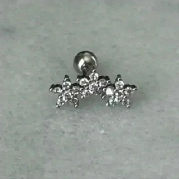 Silver Flower Arch Crystal Flower Cartilage Earring
Brand New - Picture 3 of 4